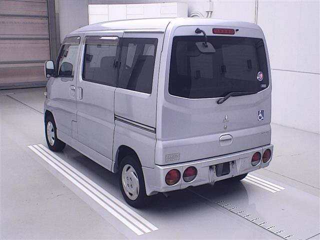 MITSUBISHI TOWNBOX 2011