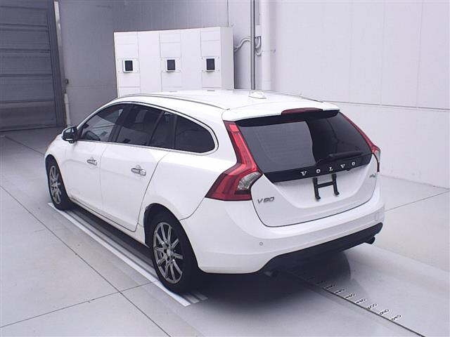 VOLVO V60 2012
