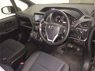 TOYOTA VOXY 2020