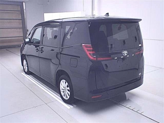 TOYOTA NOAH 2022