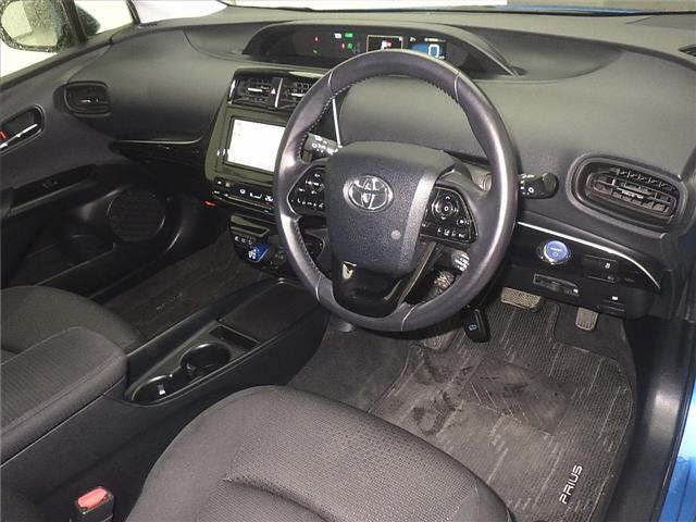 TOYOTA PRIUS 2019