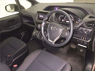 TOYOTA NOAH 2015