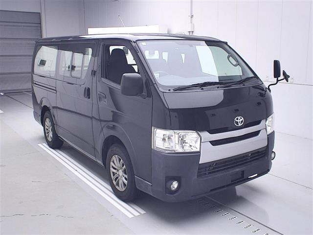 TOYOTA HIACE VAN 2016