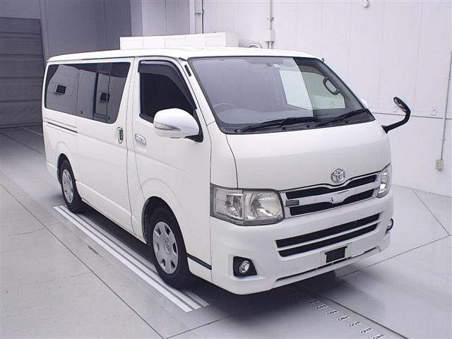 TOYOTA HIACE VAN 2013