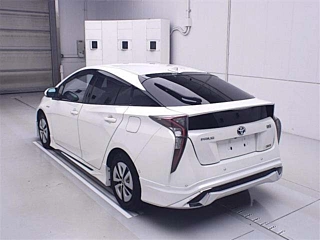 TOYOTA PRIUS 2016
