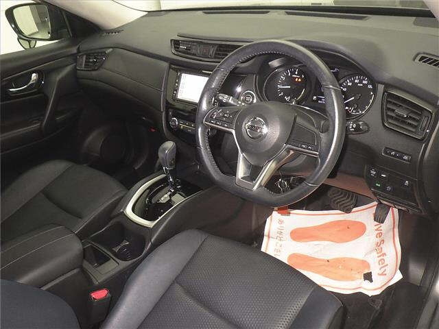 NISSAN X-TRAIL 2019