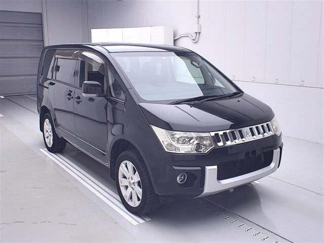 MITSUBISHI DELICA D5 2012