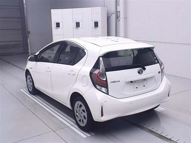 TOYOTA AQUA 2019