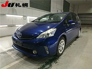 TOYOTA PRIUS ALPHA 2013