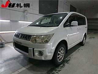 MITSUBISHI DELICA D5 2011