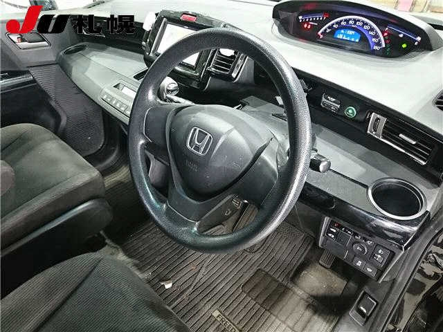 HONDA FREED 2012