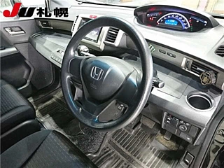HONDA FREED 2011