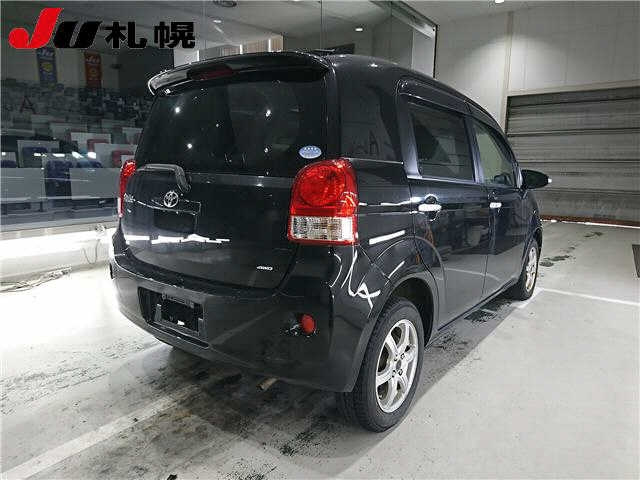 TOYOTA PORTE 2012