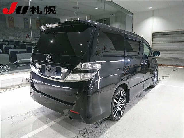 TOYOTA VELLFIRE 2010