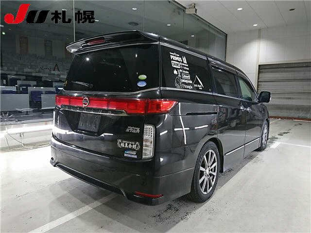 NISSAN ELGRAND 2010