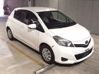 TOYOTA VITZ 2013