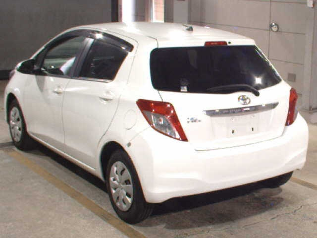 TOYOTA VITZ 2013