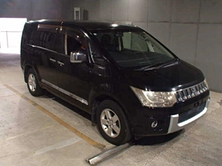 MITSUBISHI DELICA D5 2013