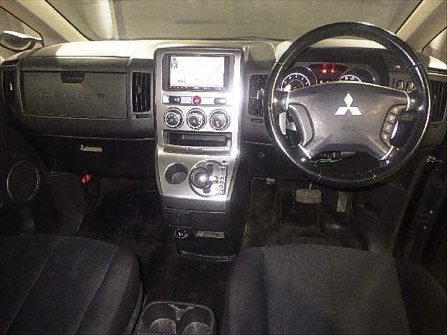 MITSUBISHI DELICA D5 2013