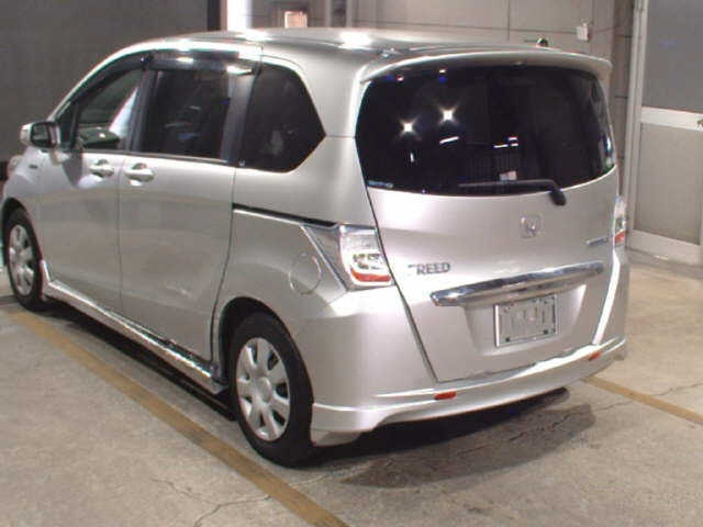 HONDA FREED 2013
