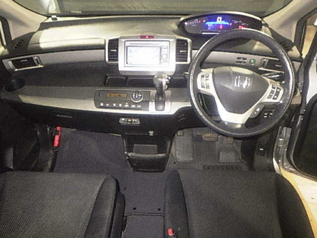 HONDA FREED 2013