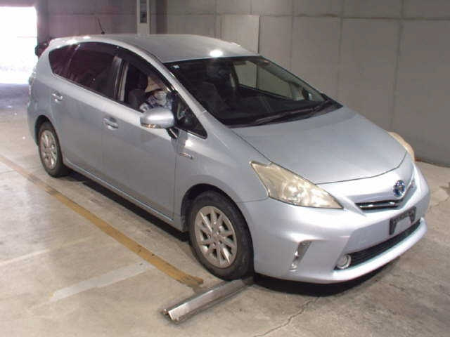 TOYOTA PRIUS ALPHA 2012
