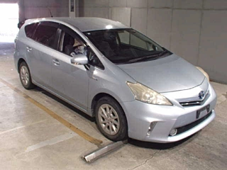 TOYOTA PRIUS ALPHA 2012