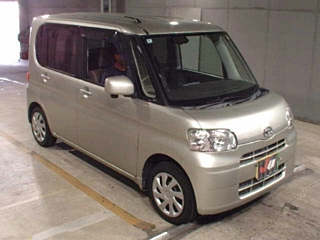 DAIHATSU TANTO 2012