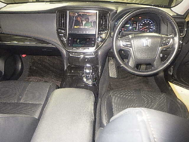 TOYOTA CROWN 2013