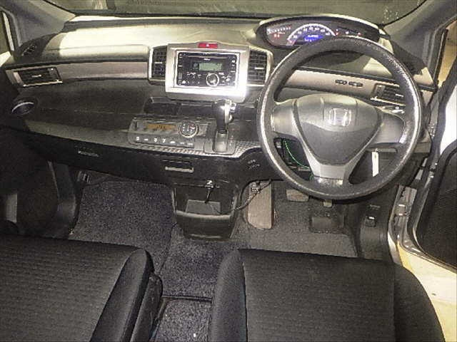 HONDA FREED 2011