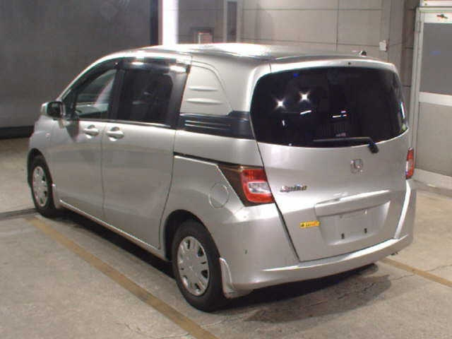 HONDA FREED 2011