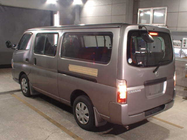 NISSAN CARAVAN 2010
