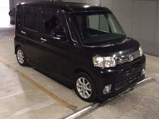 DAIHATSU TANTO 2013