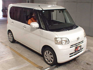 DAIHATSU TANTO 2011