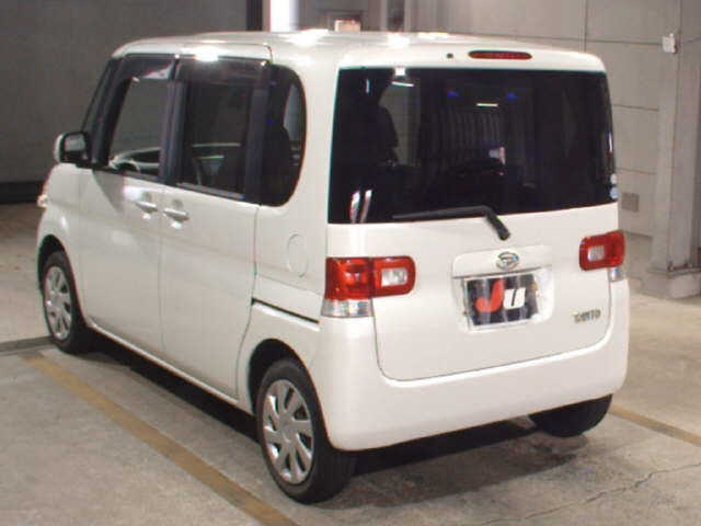 DAIHATSU TANTO 2011