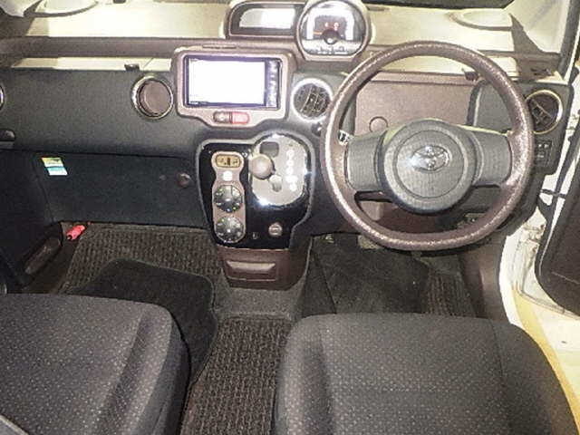 TOYOTA SPADE 2012