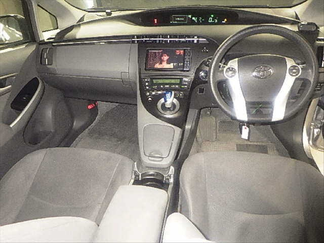 TOYOTA PRIUS 2011