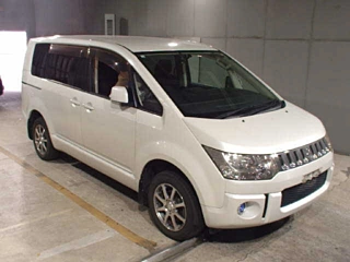 MITSUBISHI DELICA D5 2008
