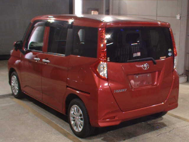 TOYOTA ROOMY 2017
