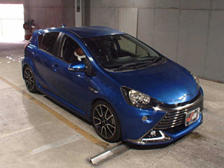 TOYOTA AQUA 2015