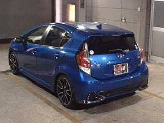 TOYOTA AQUA 2015