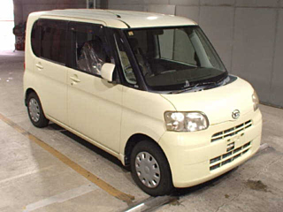 DAIHATSU TANTO 2010