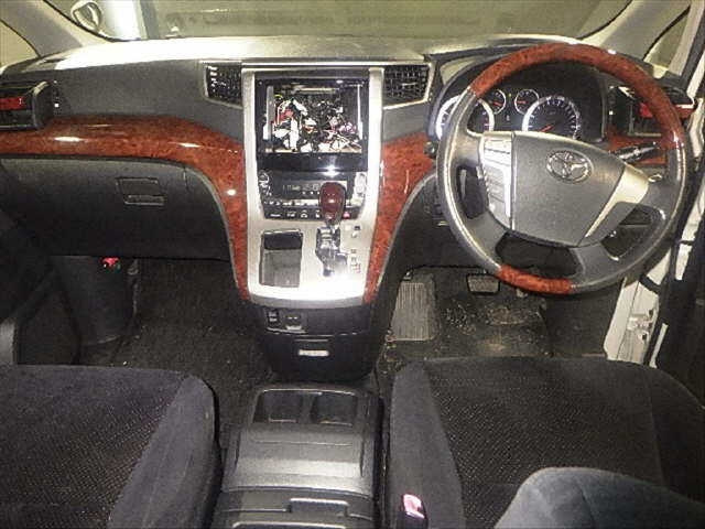 TOYOTA VELLFIRE 2009