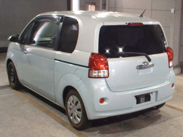 TOYOTA PORTE 2012