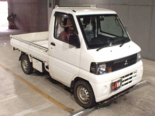 MITSUBISHI MINICAB TRUCK 2009