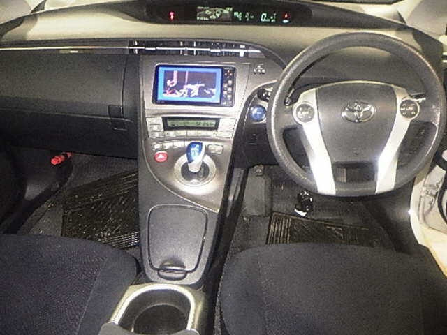 TOYOTA PRIUS 2012