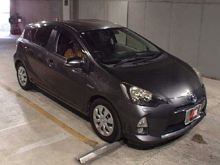 TOYOTA AQUA 2012