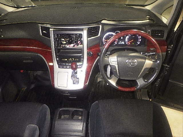 TOYOTA VELLFIRE 2009