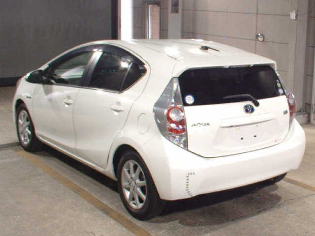 TOYOTA AQUA 2013