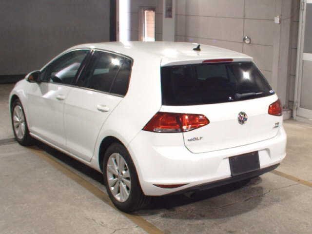 VOLKSWAGEN GOLF 2016
